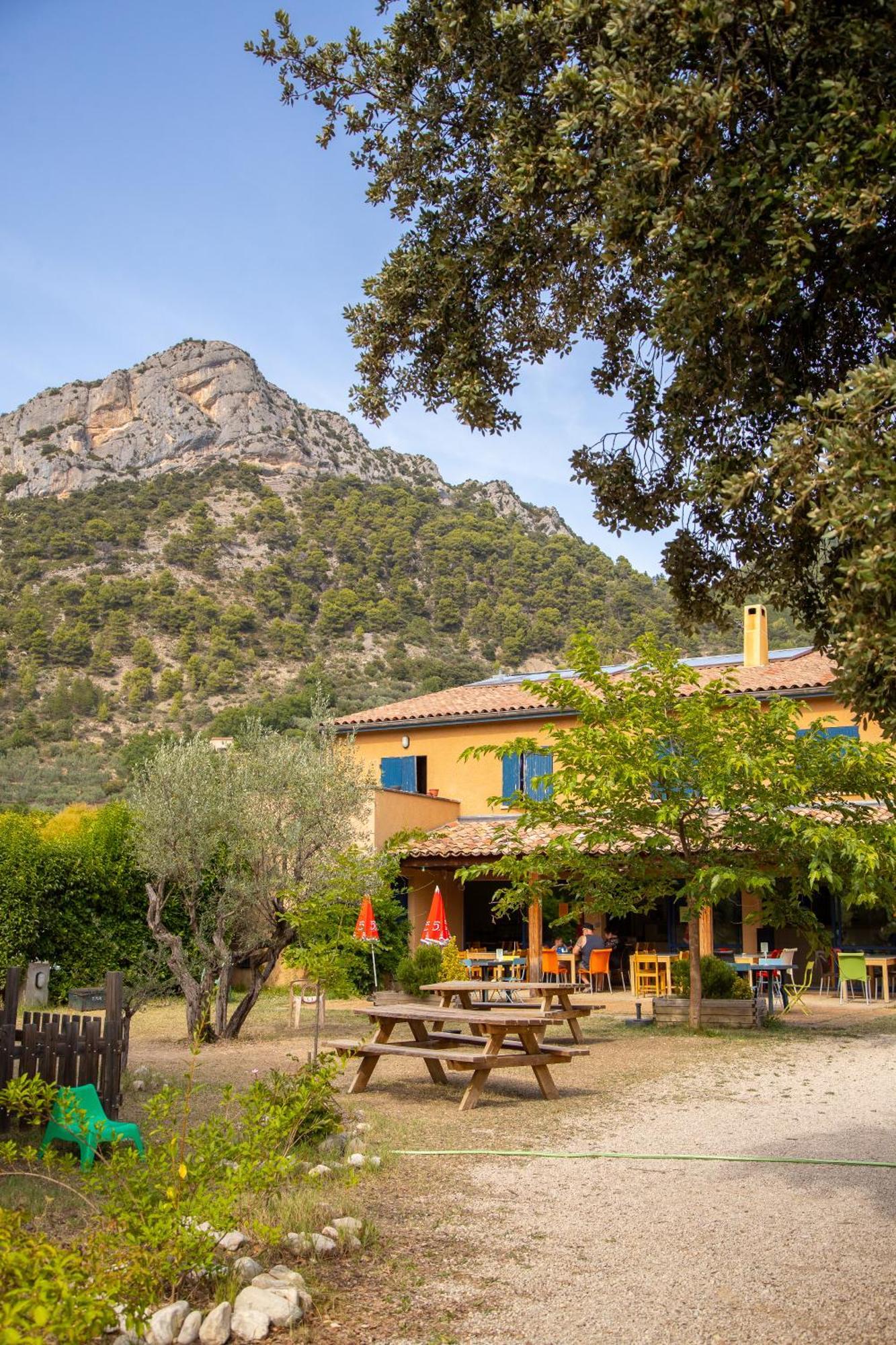 Hotel La Fontaine D'Annibal Buis-les-Baronnies Exterior foto