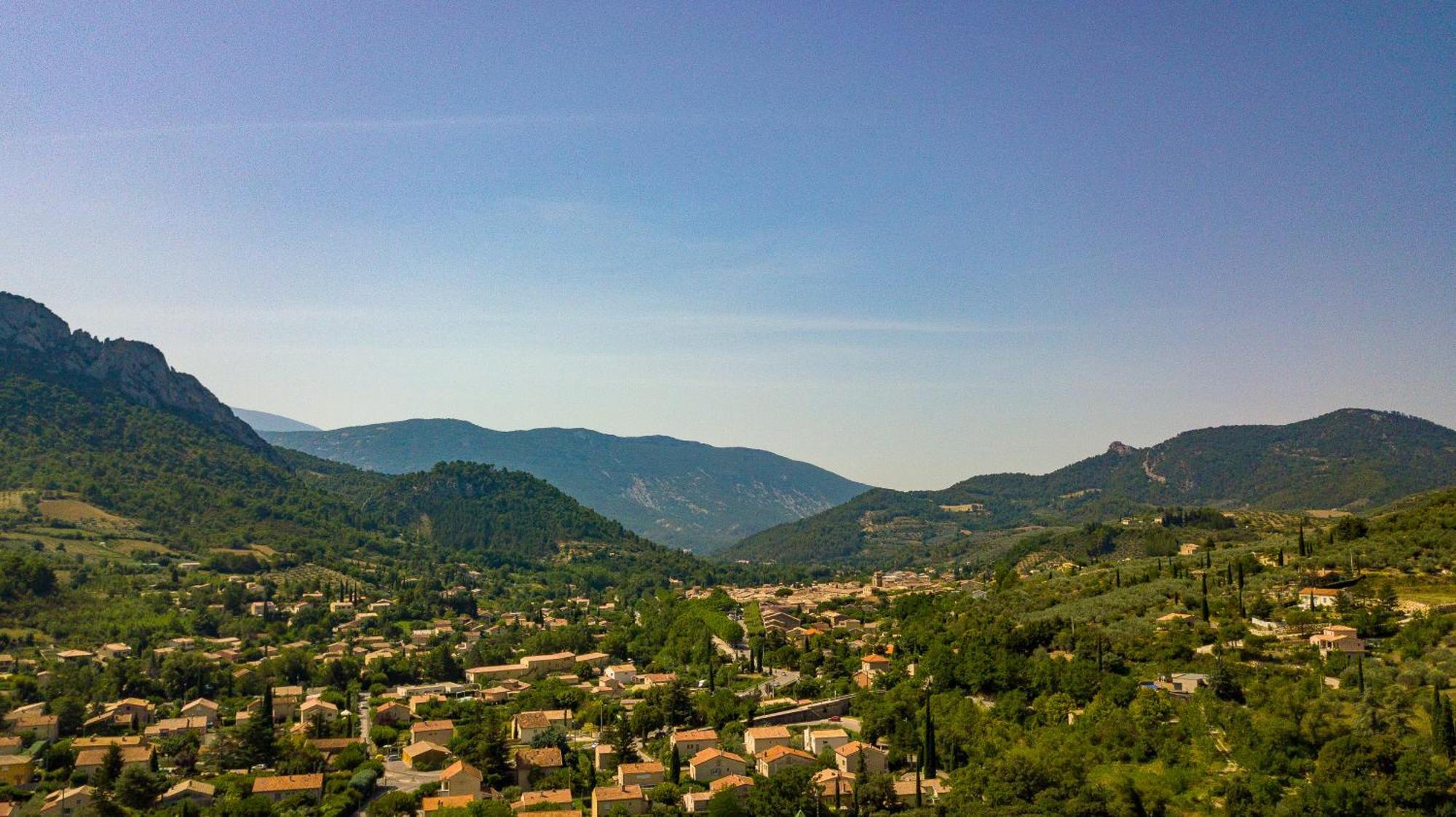Hotel La Fontaine D'Annibal Buis-les-Baronnies Exterior foto